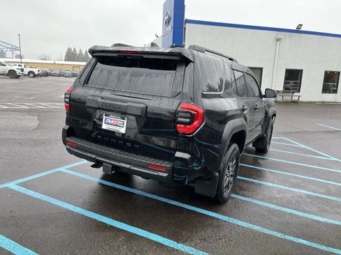 Used 2025 Toyota 4Runner SR5 image 5