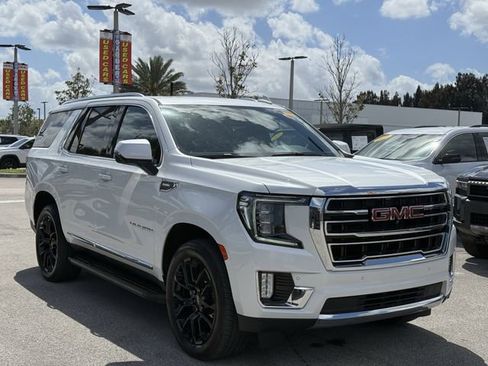 Used 2022 GMC Yukon SLT w/ SLT Premium Package image 4