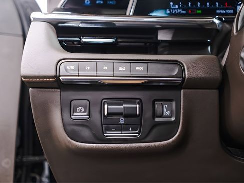 Used 2023 Cadillac Escalade ESV Sport image 22