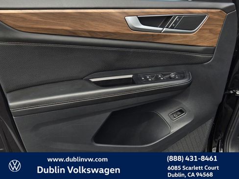 Certified 2024 Volkswagen Atlas SE image 10