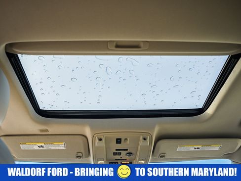 Used 2019 Cadillac Escalade ESV Luxury image 35