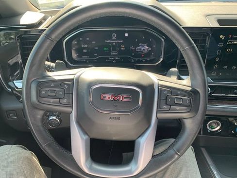 Used 2022 GMC Sierra 1500 Elevation w/ X31 Off-Road Package AWD/4WD image 11