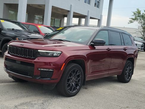 Used 2025 Jeep Grand Cherokee L Summit AWD/4WD image 2