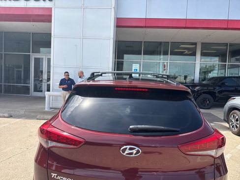 Used 2016 Hyundai Tucson Limited w/ Option Group 03 FWD image 8