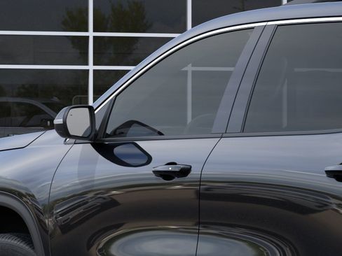 New 2026 Chevrolet Traverse LT w/ Driver Confidence Package FWD image 35