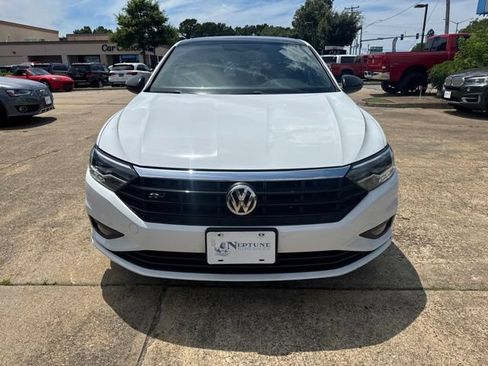 Used 2019 Volkswagen Jetta R-Line FWD image 2