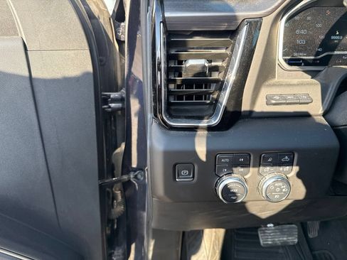 Used 2022 GMC Sierra 1500 Denali Ultimate AWD/4WD image 19