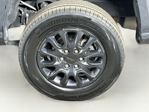 Certified 2024 Toyota Tacoma SR5 image 9