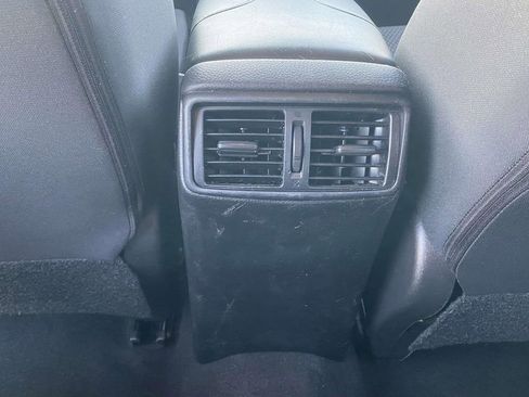 Used 2021 Nissan Rogue Sport S image 11