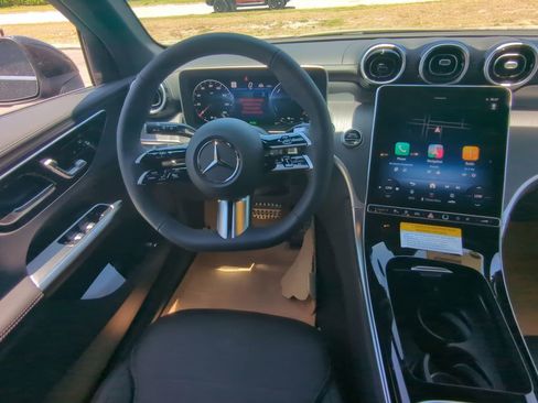 New 2025 Mercedes-Benz GLC 350e 4MATIC image 3