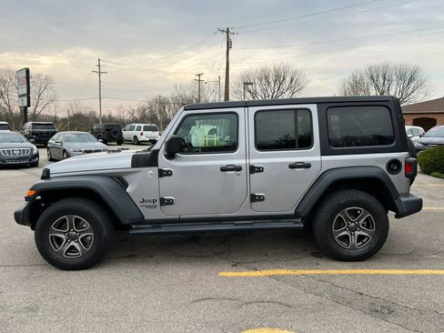 Used 2018 Jeep Wrangler Unlimited Sport S AWD/4WD image 8