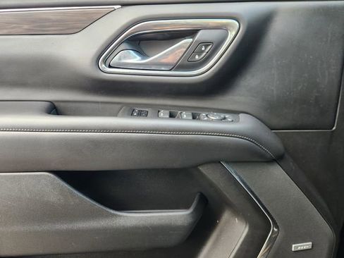 Used 2021 Chevrolet Tahoe LT w/ LT Signature Package image 19