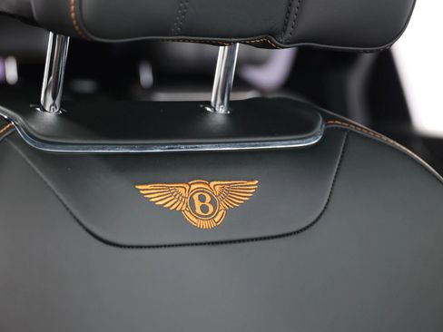 Used 2019 Bentley Bentayga image 96
