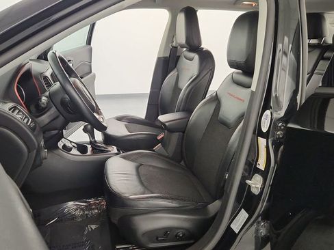 Used 2018 Jeep Compass Trailhawk w/ Cold Weather Group AWD/4WD image 14