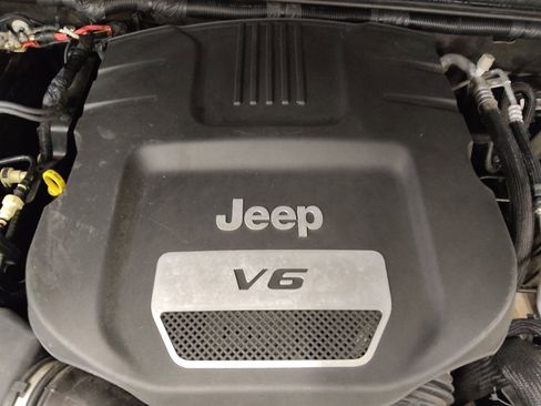 Used 2016 Jeep Wrangler Unlimited Sport w/ Quick Order Package 24S AWD/4WD image 30