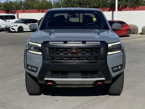 Used 2025 Nissan Frontier PRO-4X image 2