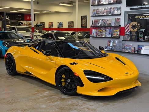 Used 2024 McLaren 750S Spider RWD image 1