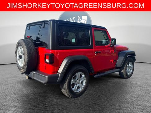 Used 2022 Jeep Wrangler Sport AWD/4WD image 3