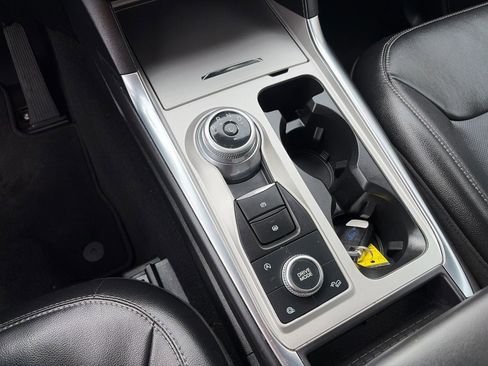 Used 2023 Ford Explorer Limited image 24