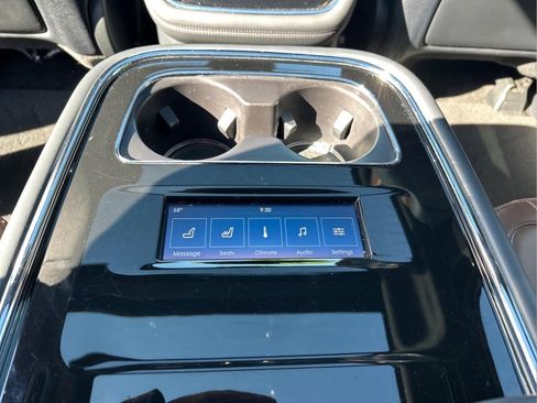Used 2024 Lincoln Navigator Reserve AWD/4WD image 12