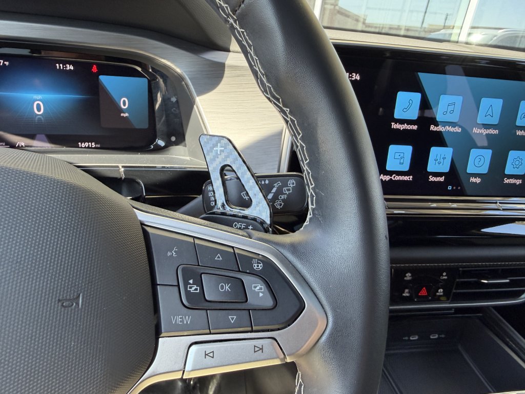 Used 2024 Volkswagen Atlas Cross Sport SE w/ Panoramic Sunroof Package FWD image 29