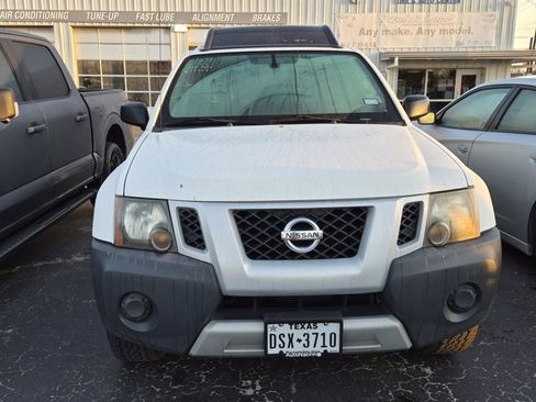 Used 2013 Nissan Xterra S image 2