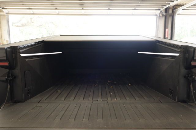 Used 2024 Tesla Cybertruck AWD Crew Cab image 34