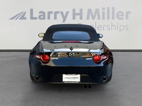 Used 2016 MAZDA MX-5 Miata Grand Touring RWD image 4