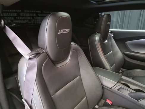 Used 2010 Chevrolet Camaro SS w/ Orange Stripe Package RWD image 2