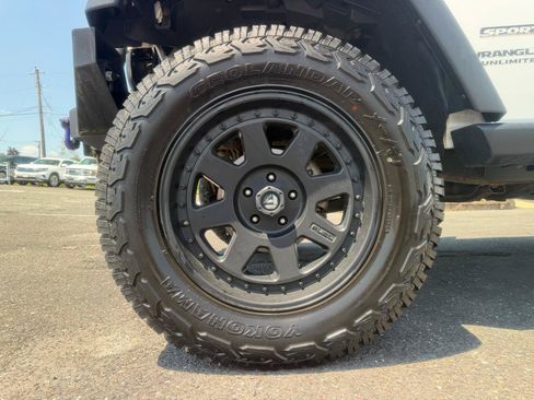 Used 2014 Jeep Wrangler Unlimited Sport w/ Quick Order Package 24S AWD/4WD image 24