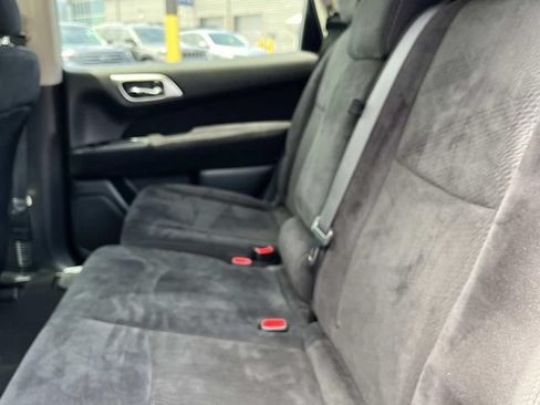 Used 2015 Nissan Pathfinder SV FWD image 19