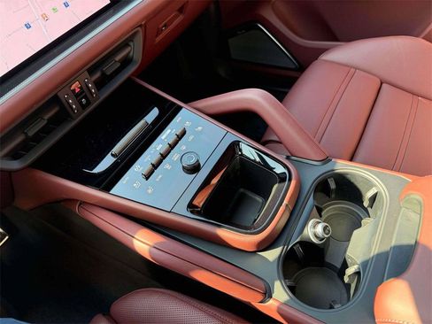 New 2026 Porsche Cayenne Turbo AWD/4WD image 24