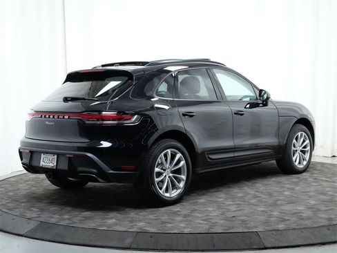 Used 2025 Porsche Macan image 7