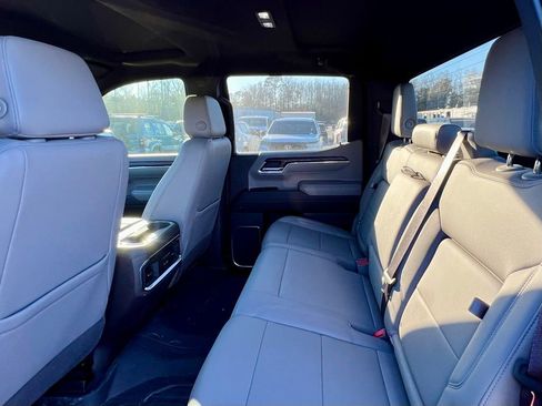 Used 2022 GMC Sierra 1500 SLT image 5