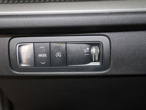 Used 2024 Chevrolet Traverse LT image 42