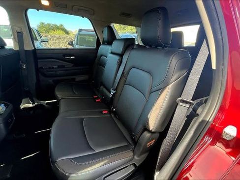 Certified 2024 Nissan Pathfinder SL image 18