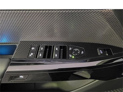 New 2025 BMW 740i xDrive w/ Premium Package image 10