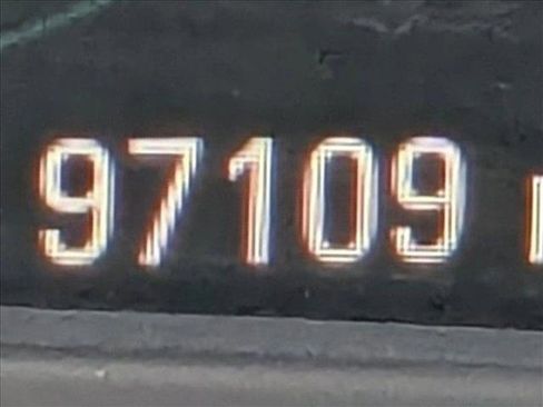 Used 2017 Buick LaCrosse Premium image 11