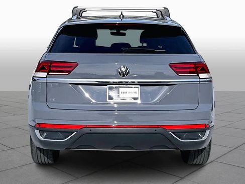 Used 2022 Volkswagen Atlas Cross Sport SE image 4