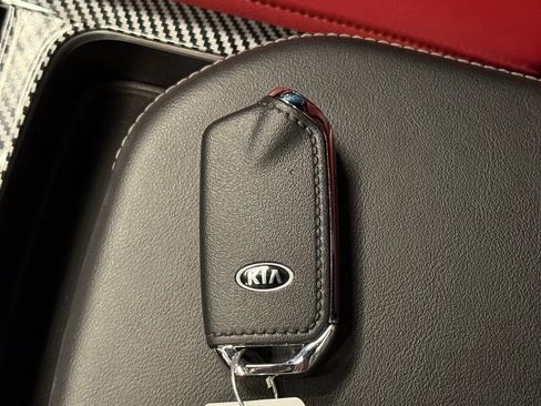 Used 2021 Kia Stinger GT1 image 19