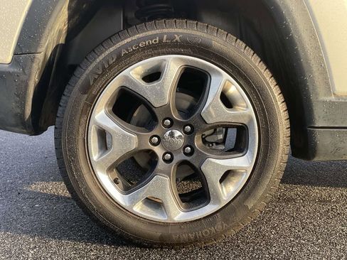 Used 2018 Jeep Compass Limited w/ Navigation Group image 33