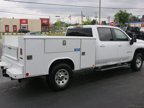 Used 2024 Chevrolet Silverado 2500 LT w/ Convenience Package AWD/4WD image 5