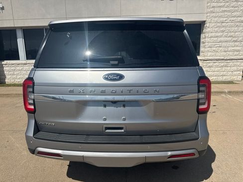 Used 2024 Ford Expedition Limited RWD image 5