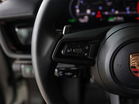 Certified 2025 Porsche Panamera 4 image 20