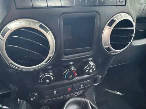 Used 2014 Jeep Wrangler Rubicon AWD/4WD image 31