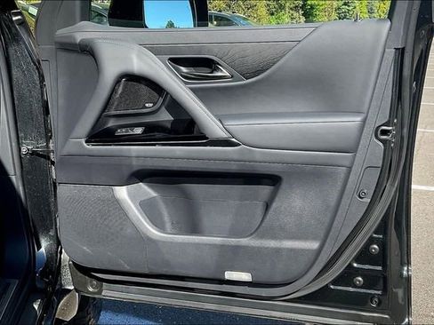 Used 2025 Lexus LX 700h Overtrail w/ Accessory Package (Z1) AWD/4WD image 29