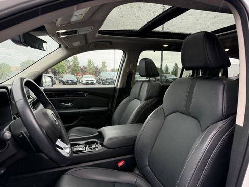 Used 2023 Honda Pilot Touring image 9