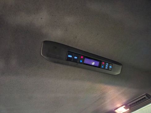 Used 2022 Toyota Sienna XSE image 15