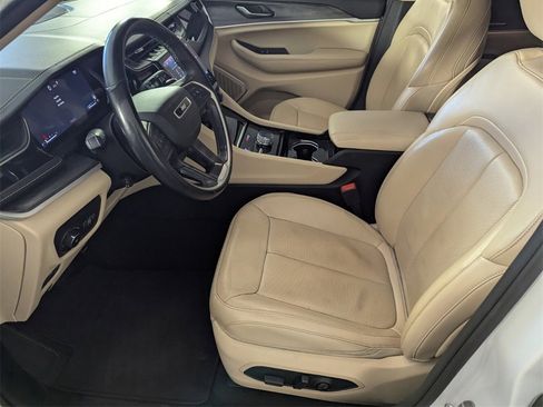 Certified 2022 Jeep Grand Cherokee L Limited w/ Luxury Tech Group II image 10