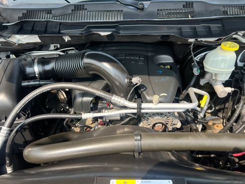 Used 2017 RAM 1500 Express AWD/4WD image 31